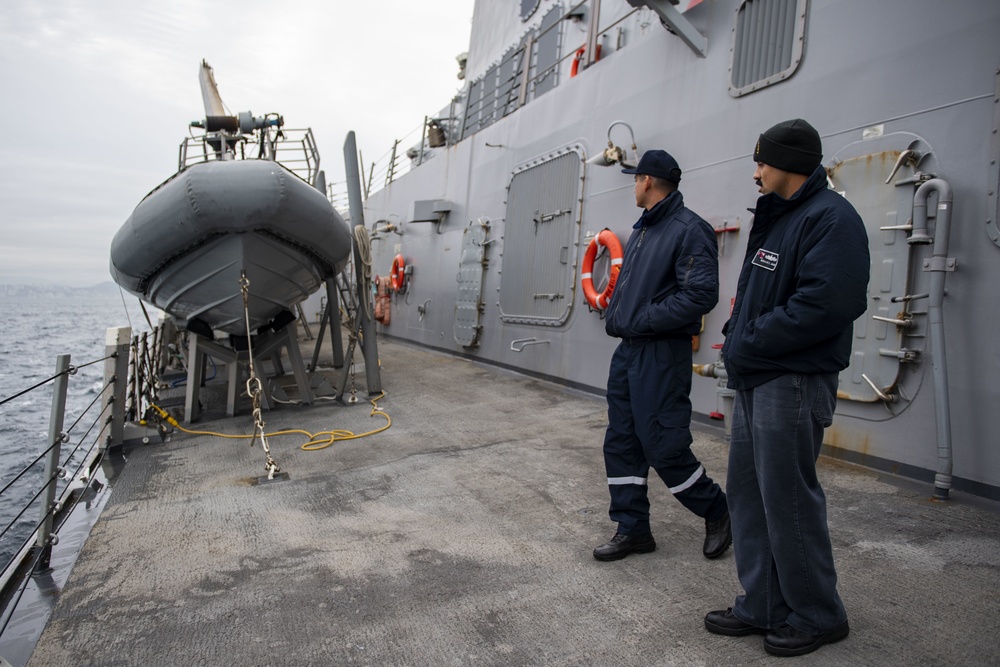 USS Michael Murphy Sailors Greet Ship Riders