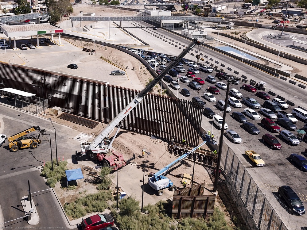 First Panels of the Calexico Border Wall Project Installed