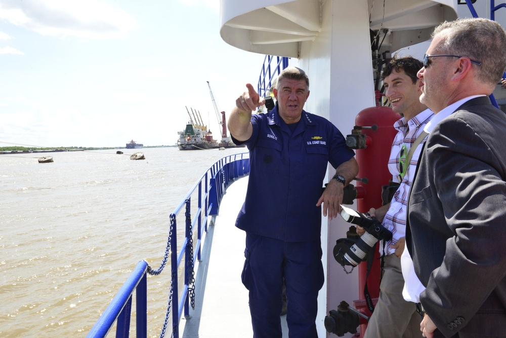 Admiral Karl Schultz, commandant of the Coast Guard, visits Port of New Orleans