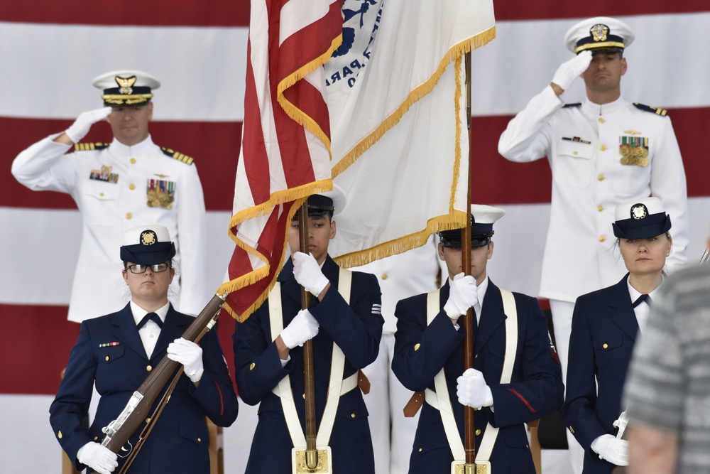 Coast Guard Air Station San Francisco holds change-of-command ceremony