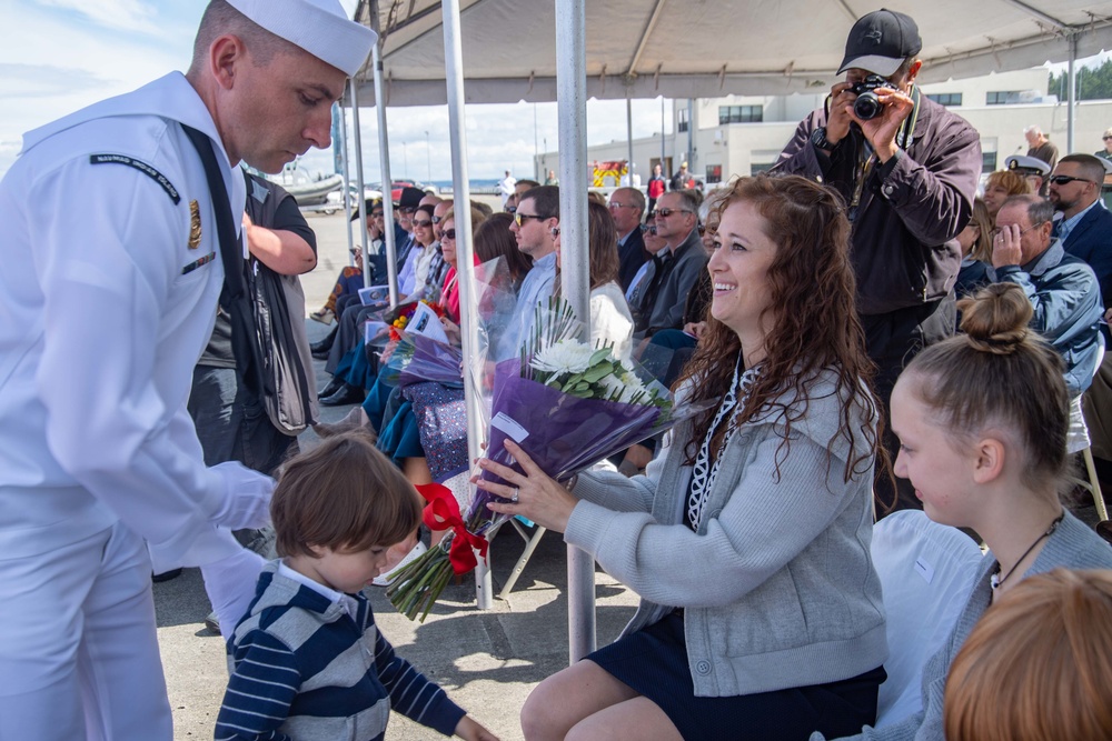 NAVMAG Indian Island Welcomes New Commander