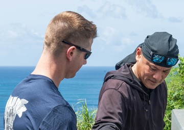 Mad Foxes Volunteer at Peace Memorial Park