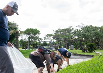 Mad Foxes Volunteer at Peace Memorial Park