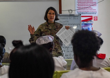 New Horizons doctors teach during medical outreach