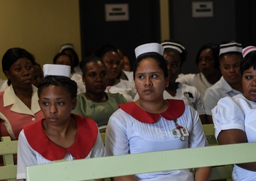 New Horizons doctors teach during medical outreach