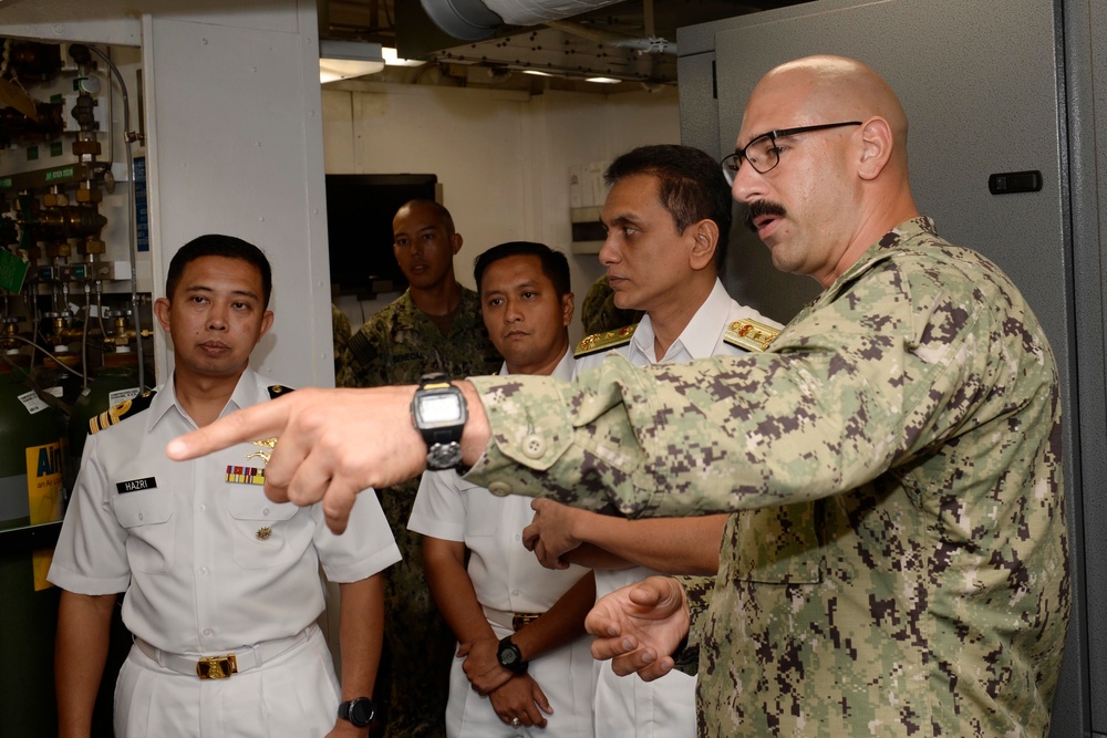 Royal Malaysian Navy visits Frank Cable