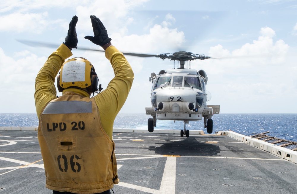 USS Green Bay (LPD 20) JMSDF Cross Deck Flight Operations