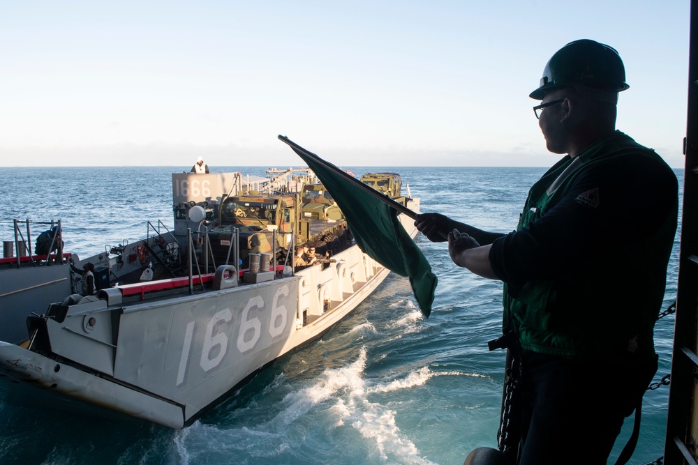 USS Green Bay (LPD 20) Well Deck Operations