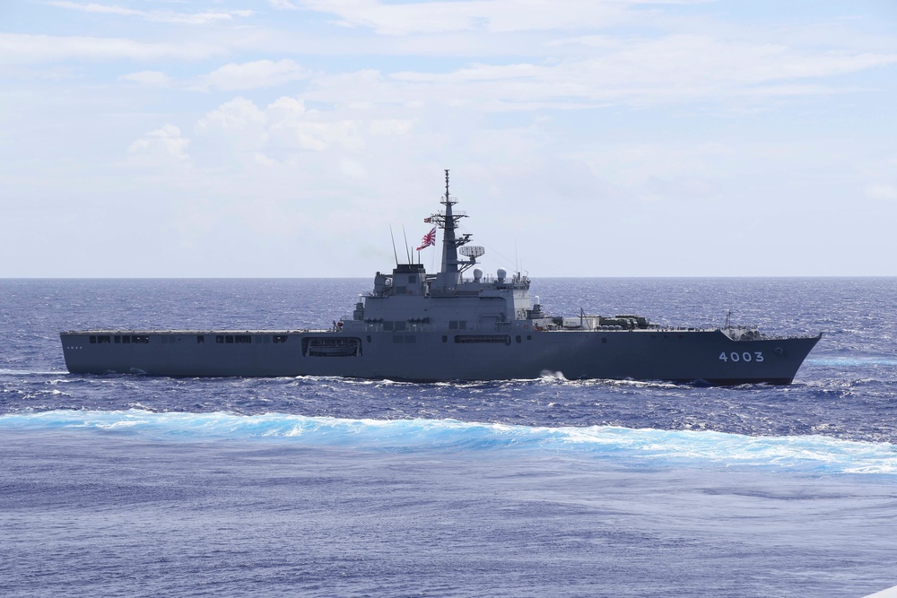 USS Green Bay (LPD 20) JMSDF PHOTOEX