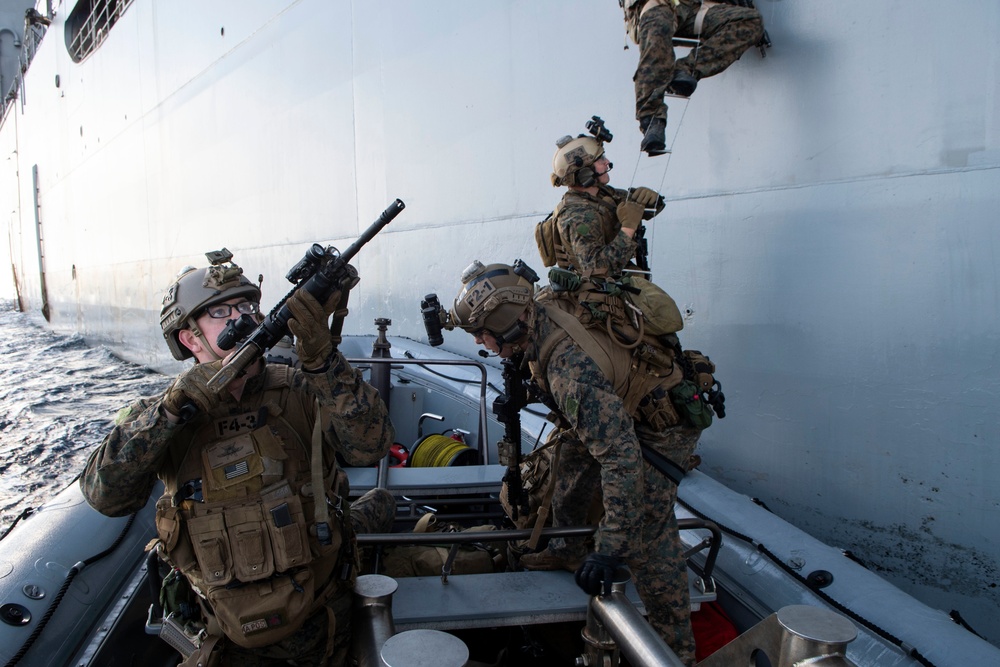 USS Green Bay (LPD 20) VBSS