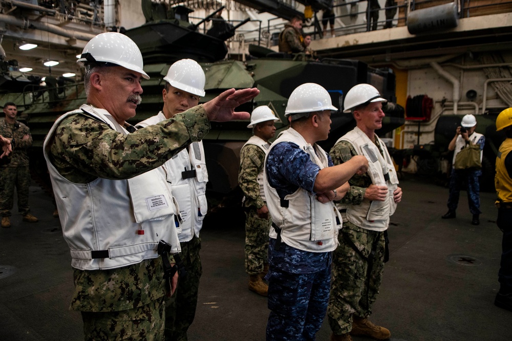 USS Green Bay (LPD 20) JMSDF Tour