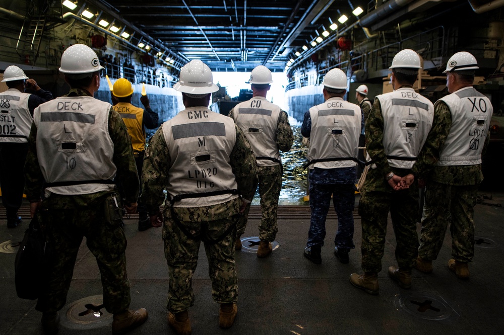 USS Green Bay (LPD 20) JMSDF Tour