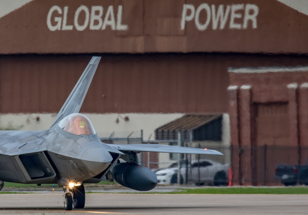 F-22s deploy to Qatar for the first time