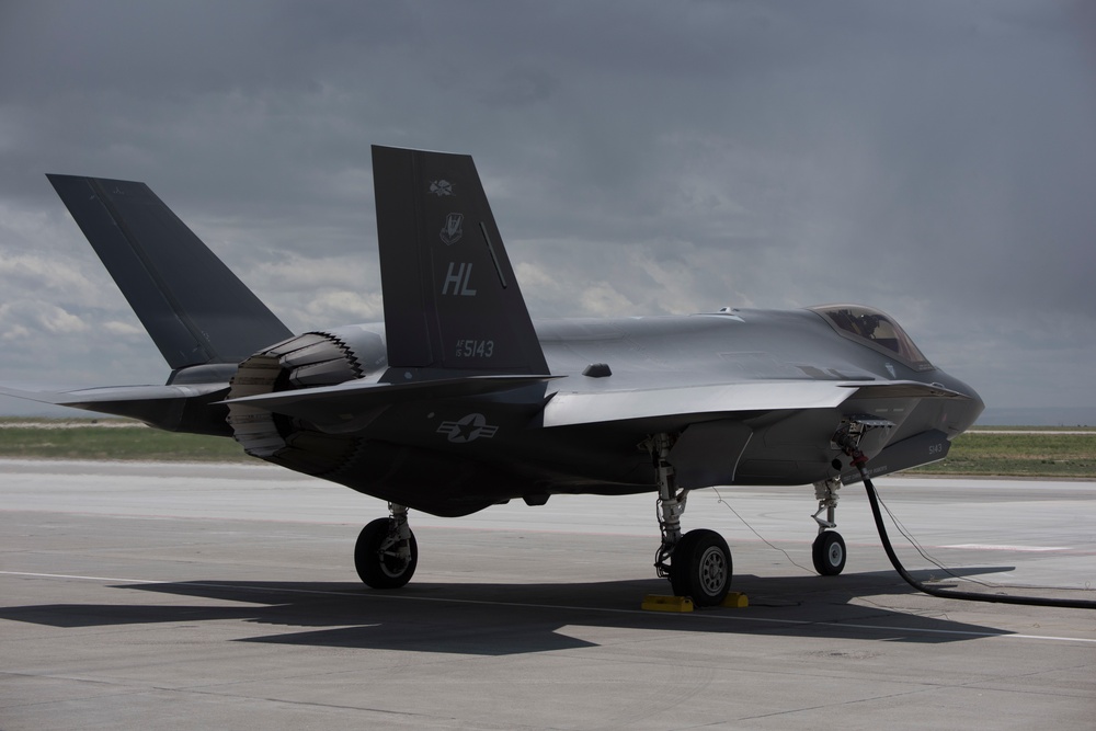 Gunfighters use 1950s tech on F-35 for a huge win