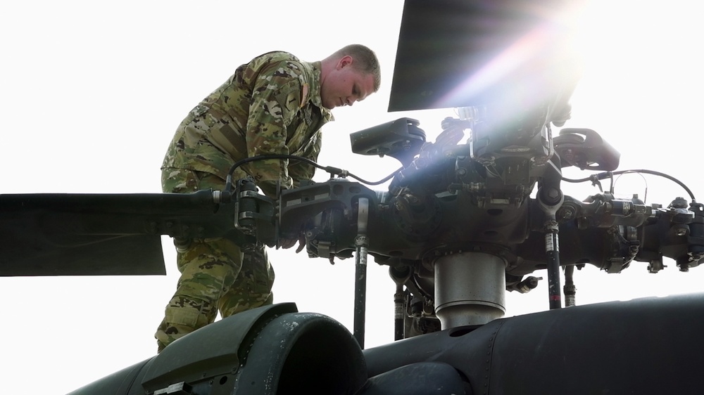 UH-60 Black Hawk Crew Chief