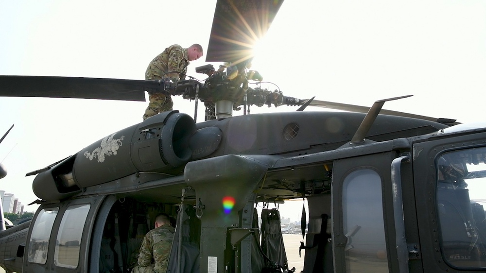 UH-60 Black Hawk Crew Chief