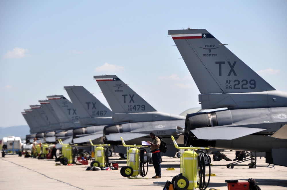 The 457th Expeditionary Fighter Squadron continues TSP in Romania