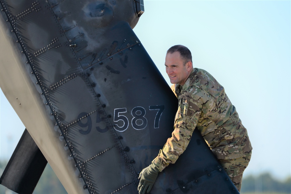 Lt. Col. John Morris takes final flight as the Battalion Commander of the 1st Battalion, 3rd Aviation Regiment