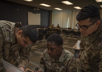 350th Finance Detachment Soldiers take part in Exercise Diamond Saber