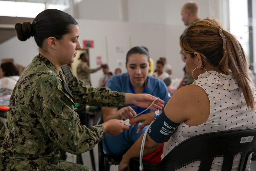 USNS Comfort Visits Ecuador