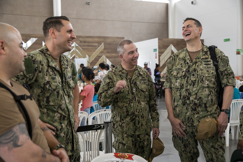USNS Comfort Ecuador