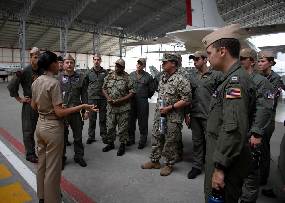 USNS Comfort and Armada Del Ecudaor