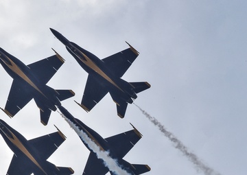 Blue Angels Soar Over Iowa