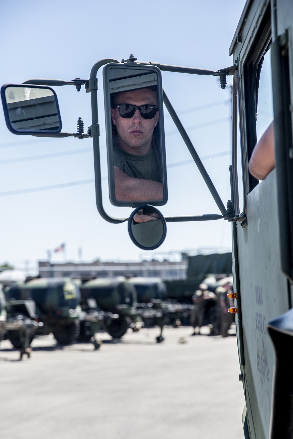 MWSS-372 Marines perform vehicle licensing course