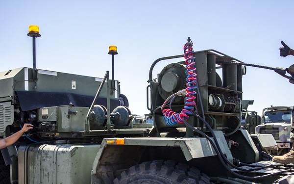 MWSS-372 Marines perform vehicle licensing course