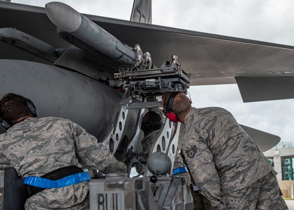 DVIDS - Images - Weapons Load Crew Competition [Image 7 of 20]