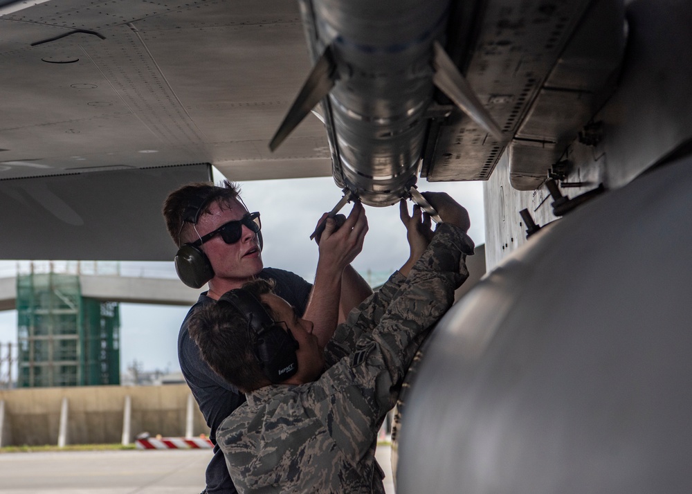 Weapons Load Crew Competition