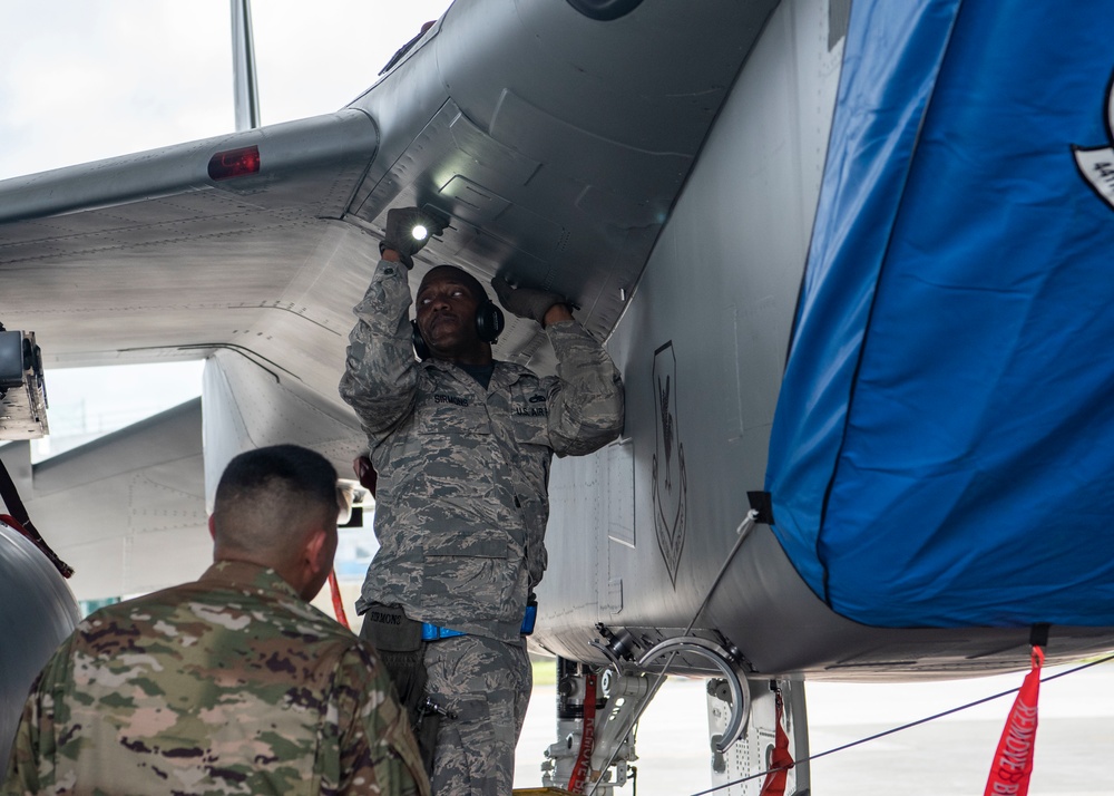 Weapons Load Crew Competition