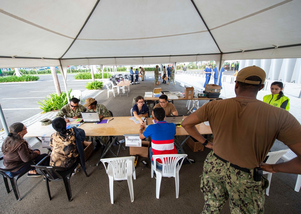 USNS Comfort Visits Ecuador
