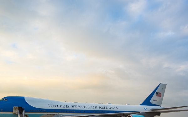 Trump visits South Korea