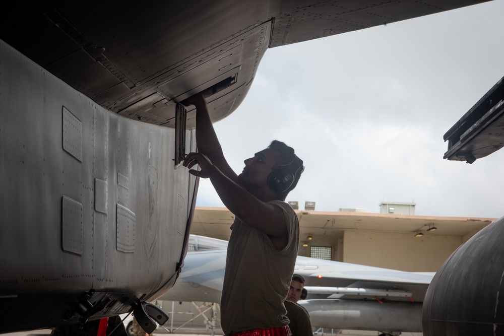 Weapons Load Crew of the Quarter