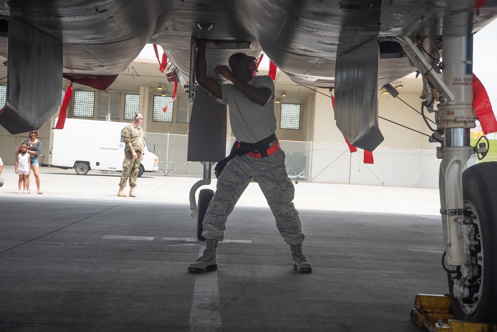 Weapons Load Crew of the Quarter