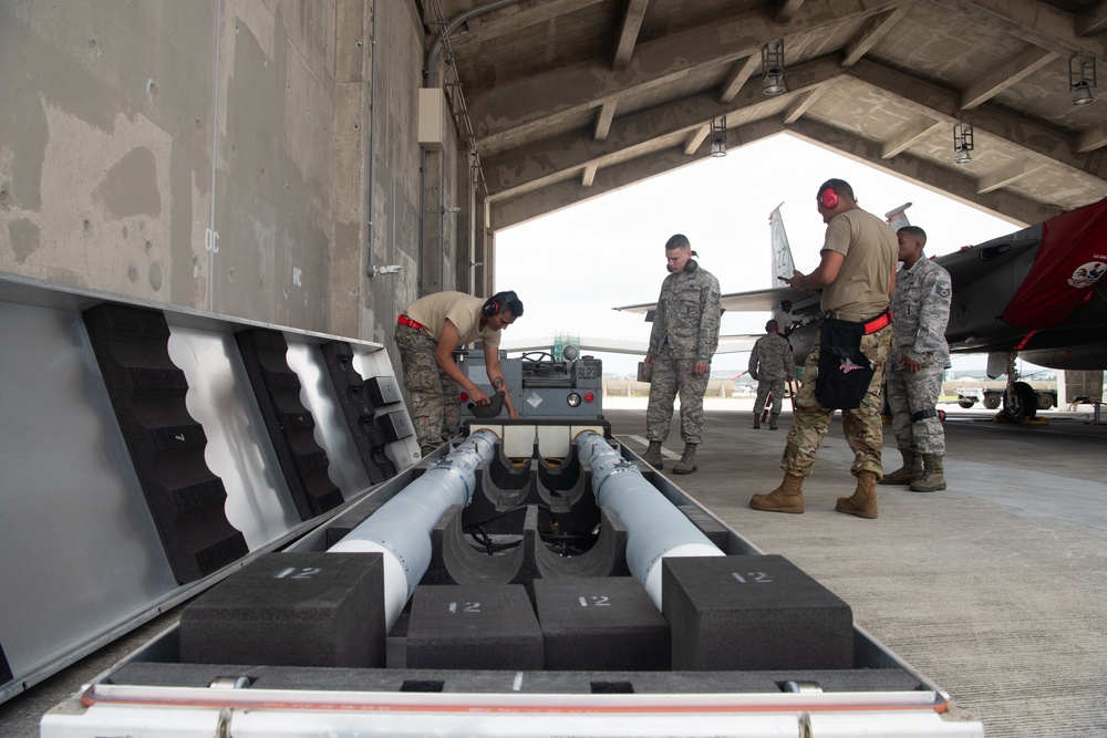 Weapons Load Crew of the Quarter