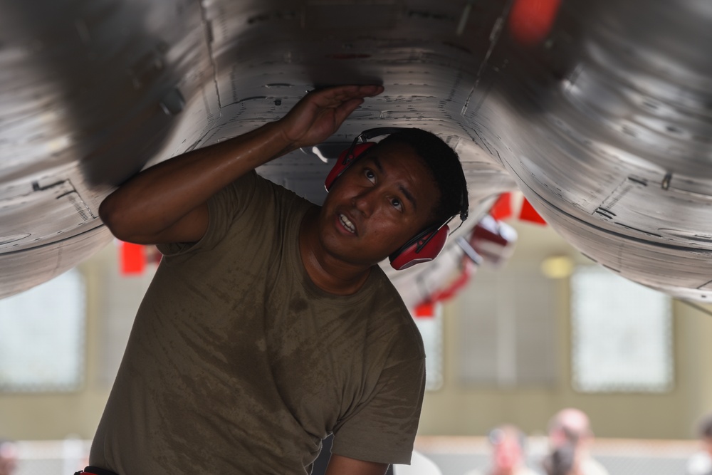 Weapons Load Crew of the Quarter