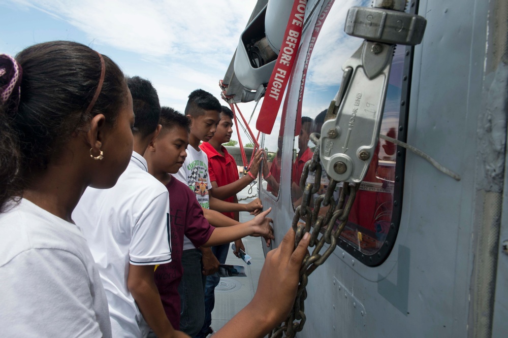 USS Montgomery Hosts Ship Tours in Davao City
