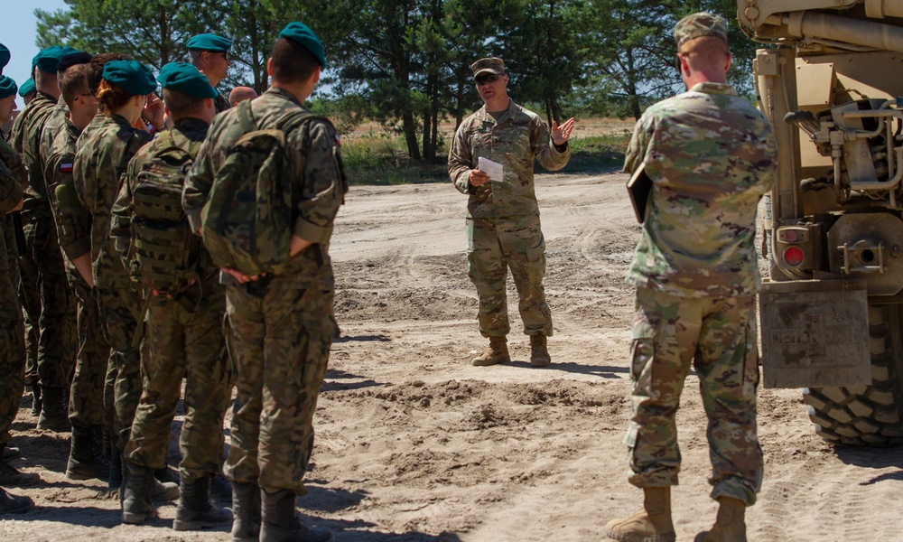 Devil engineers demo mines for Polish army