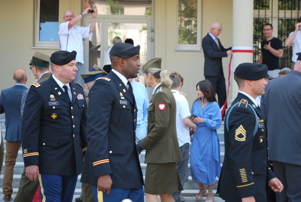 Area Support Group Poland Participates in Poland’s 14th Garrison Support Unit HQ Building Opening