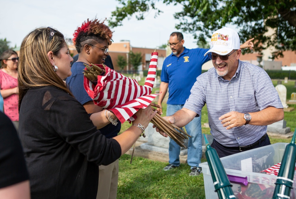 Norfolk Naval Shipyard Hosts Memorial Day Events