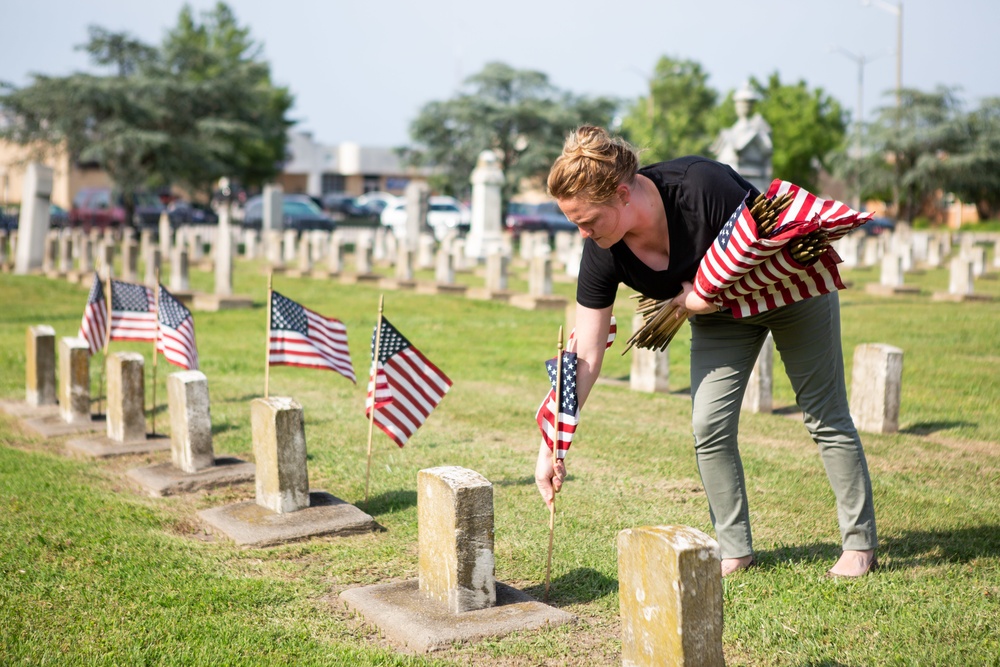 Norfolk Naval Shipyard Hosts Memorial Day Events