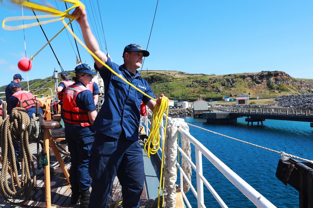 CGC Eagle arrives in the Azores