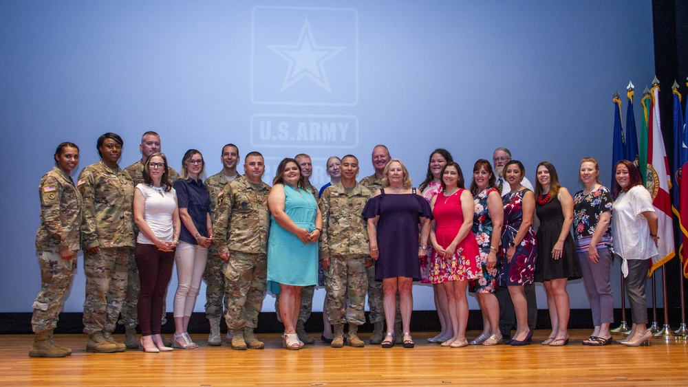 1st TSC Hosts U.S. Army Central Volunteer Award Ceremony