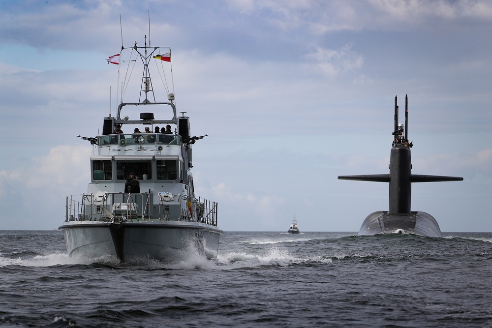 SS Alaska (SSBN 732) arrives at Her Majesty’s Naval Base Clyde, Scotland (Faslane)