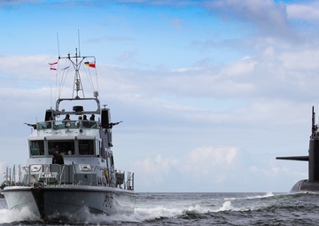 USS Alaska (SSBN 732) arrives at Her Majesty’s Naval Base Clyde, Scotland (Faslane)