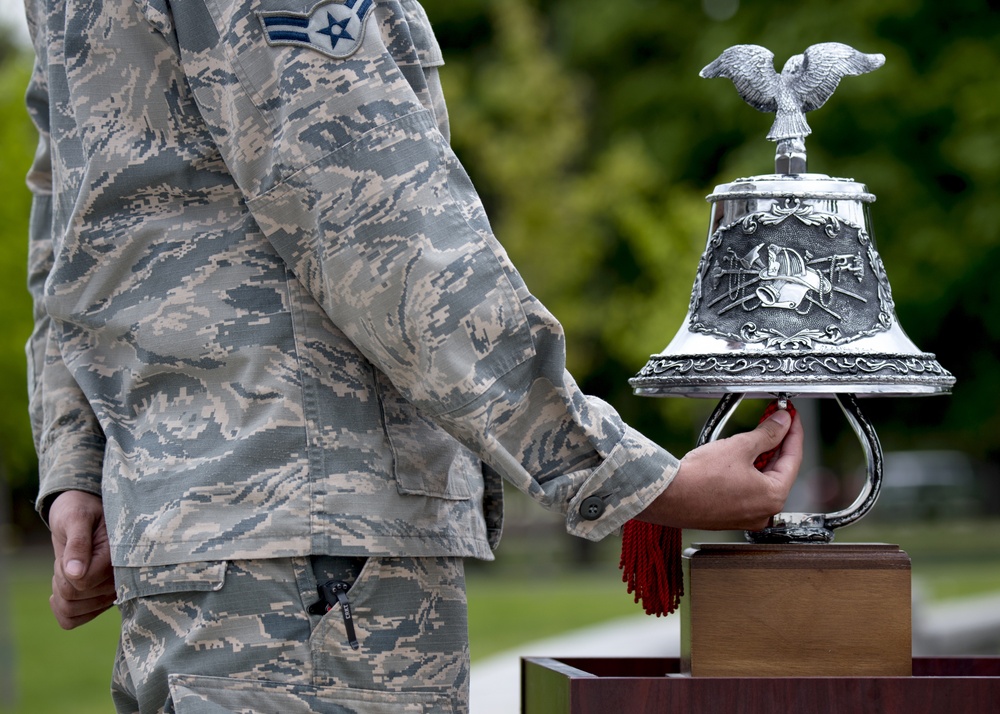 Honoring courage, saluting sacrifice