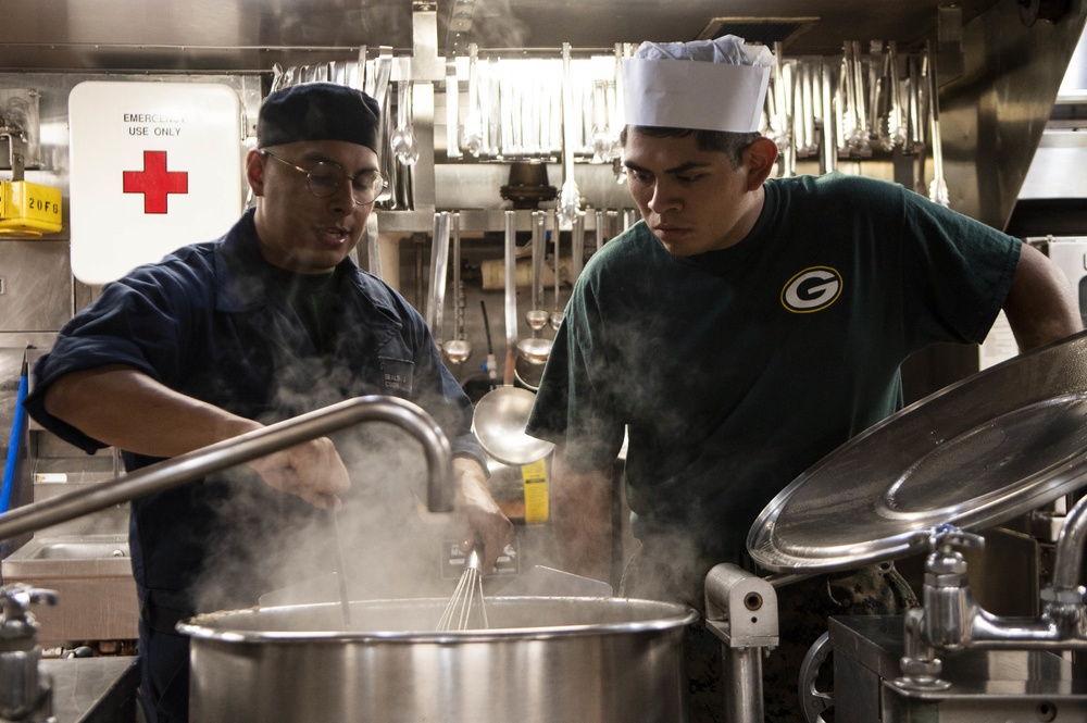 USS Green Bay (LPD 20) Galley