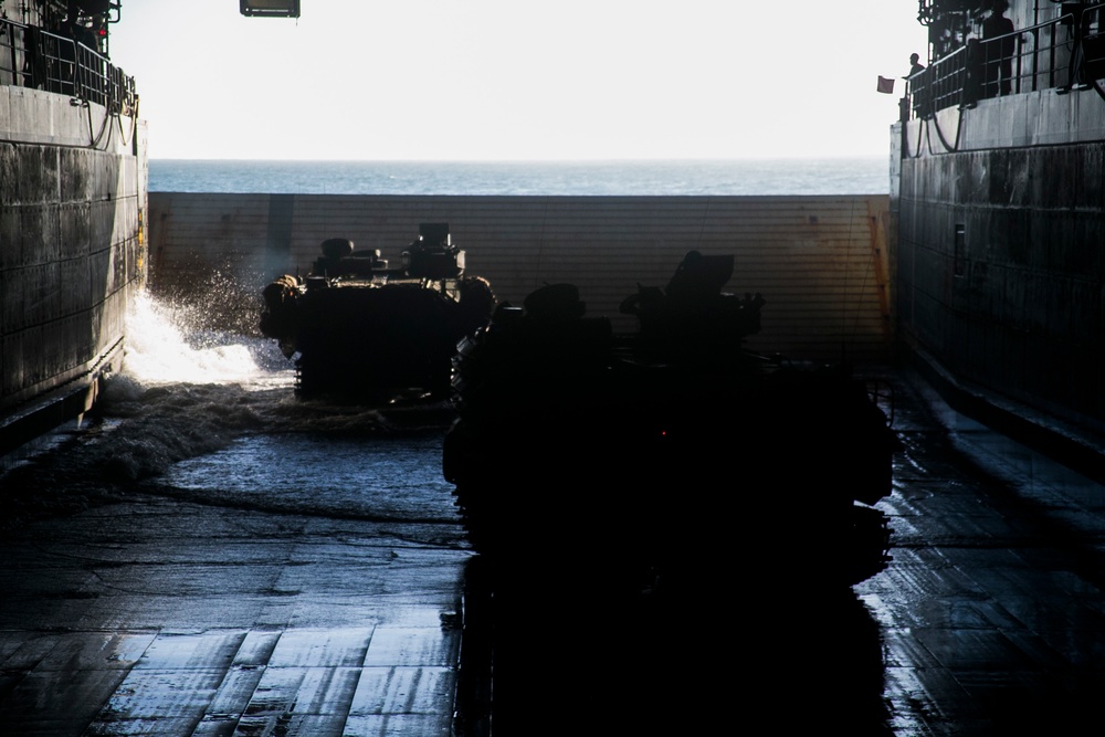 31st MEU Marines conduct mechanized raid